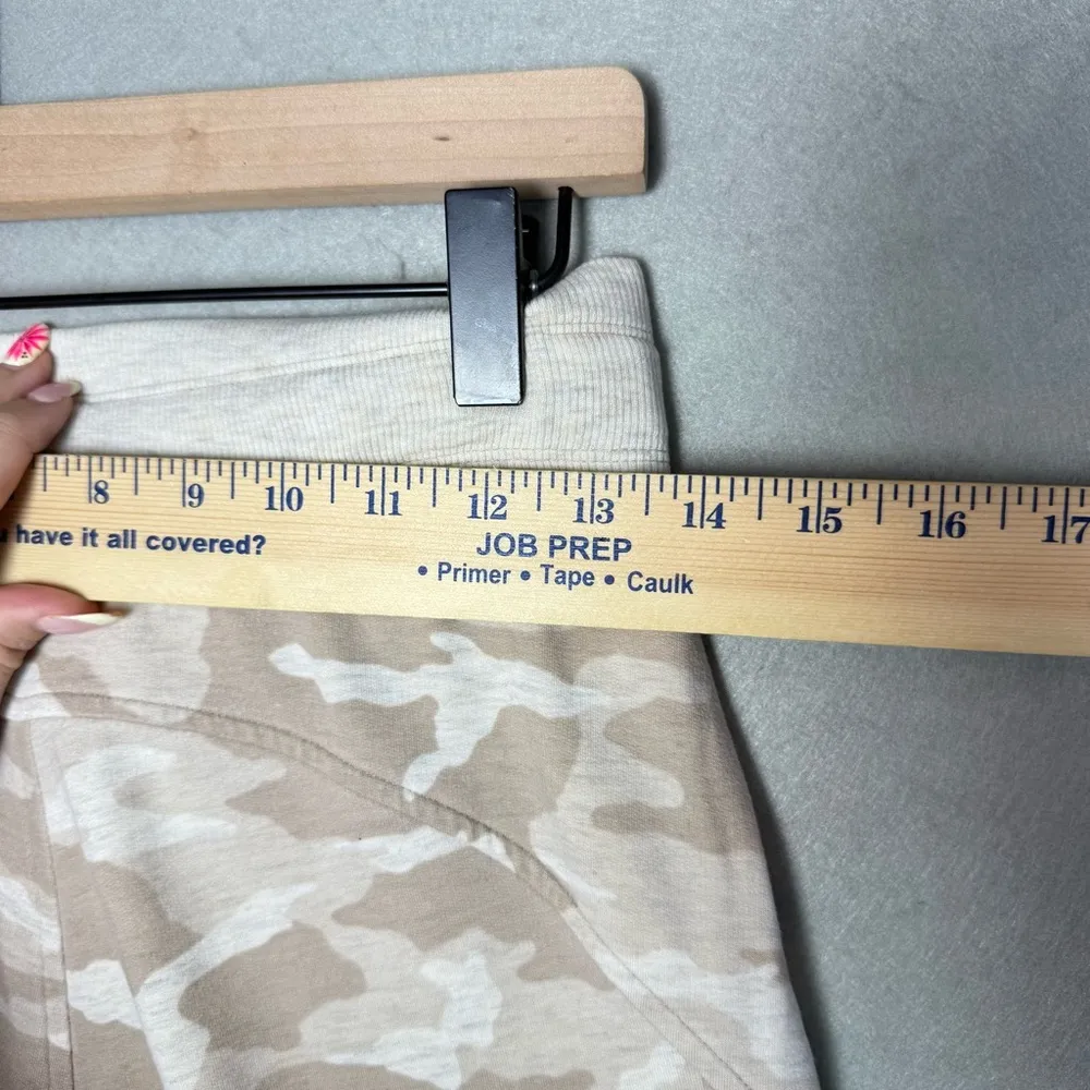 Athleta Balance Printed Jogger in Light Oatmeal Camo size XXS - Image 12