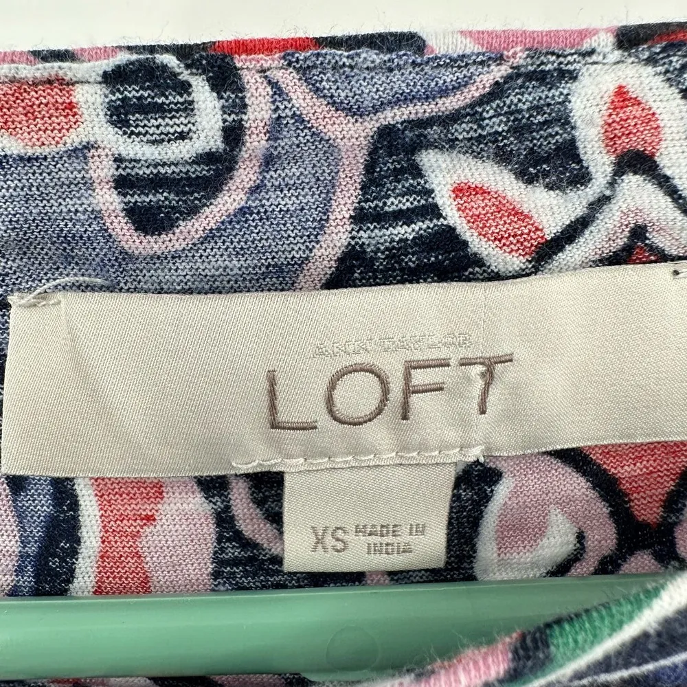 Loft size XS short sleeve blouse top shirt floral all over print purple pink red - Image 3