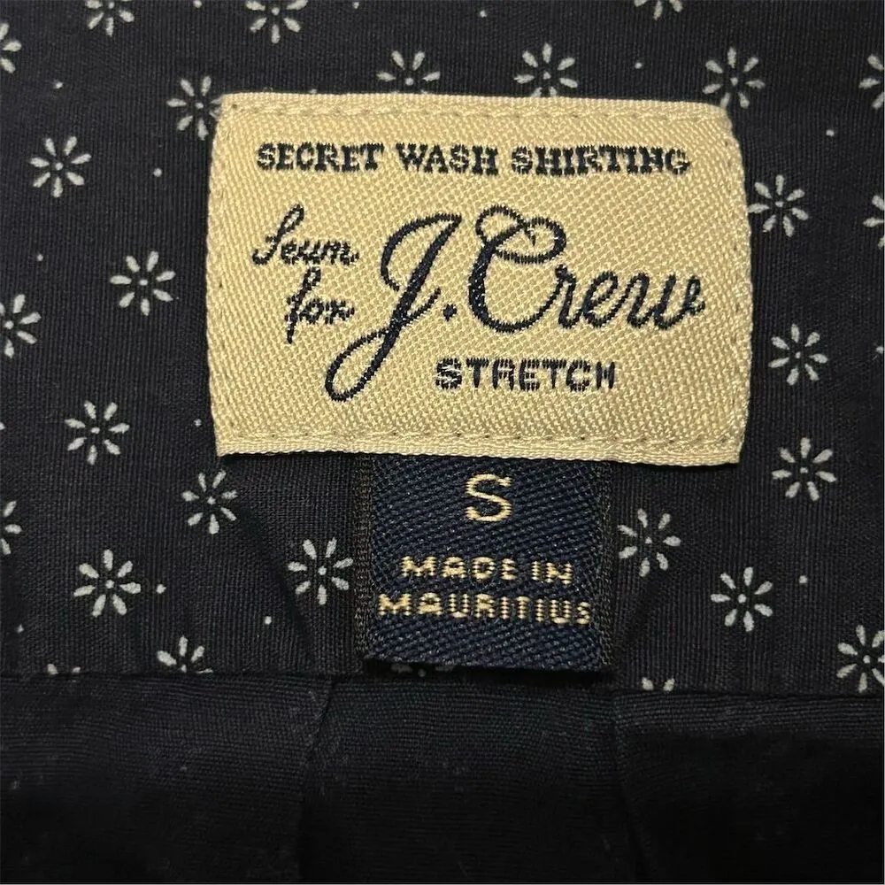 J.Crew Women’s S Blue Floral Short Sleeve Button - Image 3