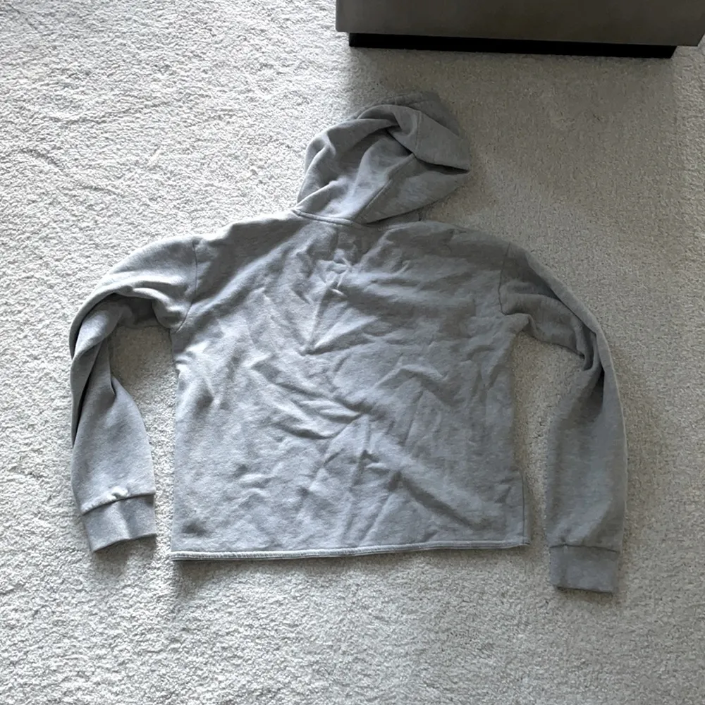 Super Cute Gray Calvin Klein Cropped Hoodie - Image 7