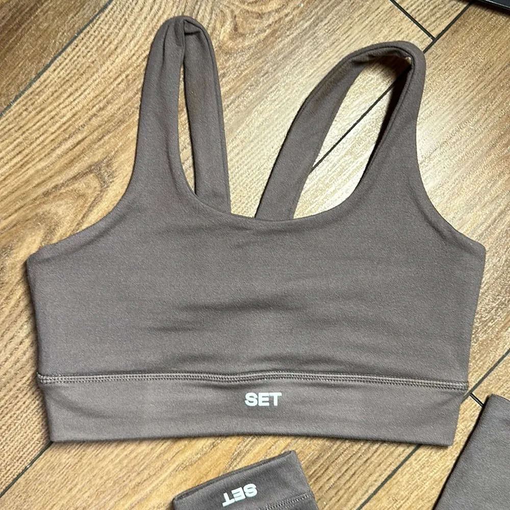Set - Sports Bra & Leggings - Image 4