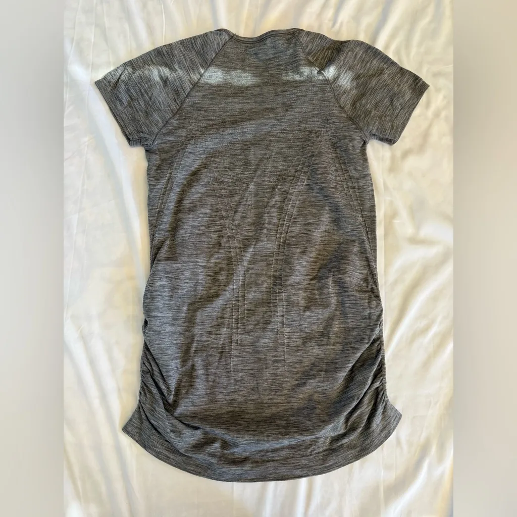 Athleta Speedlight Heather Charcoal Short Sleeve Tee Small UPF 50 - Image 3