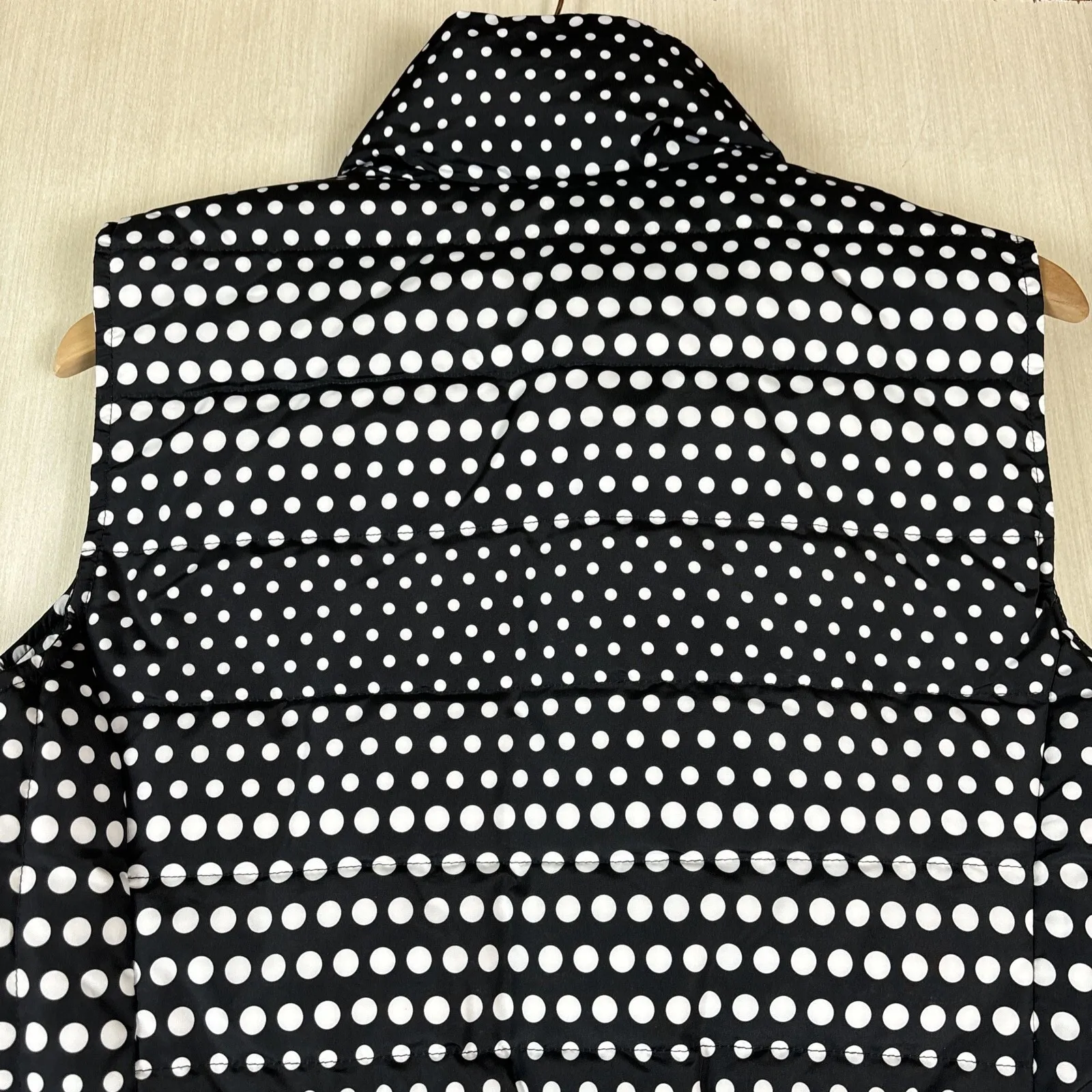 Talbots Women's Vest Sz M Petite Down Feather Polka Dot Black White Ski Lodge - Image 8