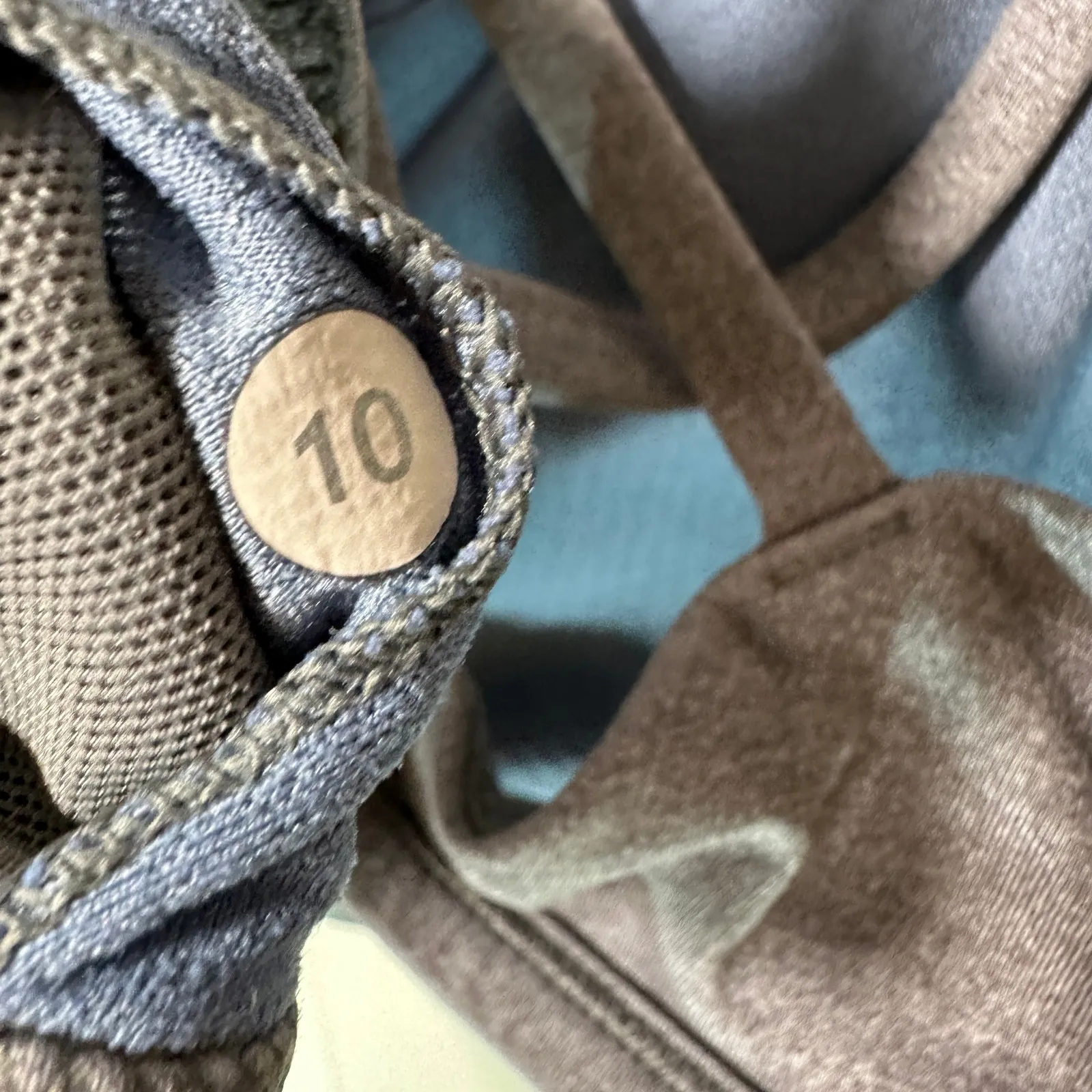 Lululemon Free to be Serene Gray Heathered Sports Bra Medium Support Womens 10‎ - Image 4