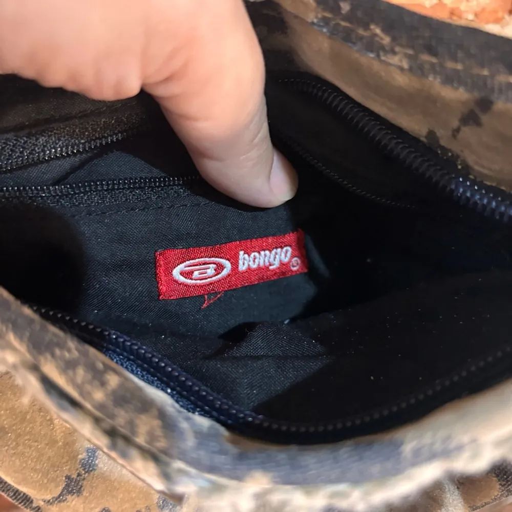 Bongo womens NWT tie dye canvas faux leather strap crossbody bag gray - Image 6