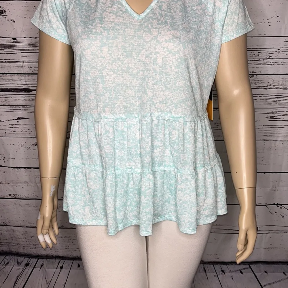 Lee NWT Size XL Blue & White Floral Print V-Neck Tiered Ruffle Boho Blouse Top - Image 2