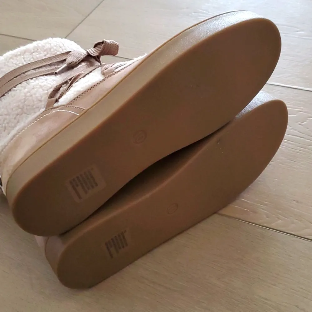 NWT! Women's Birgitte Winter Boots - Universal Thread™ - Image 5