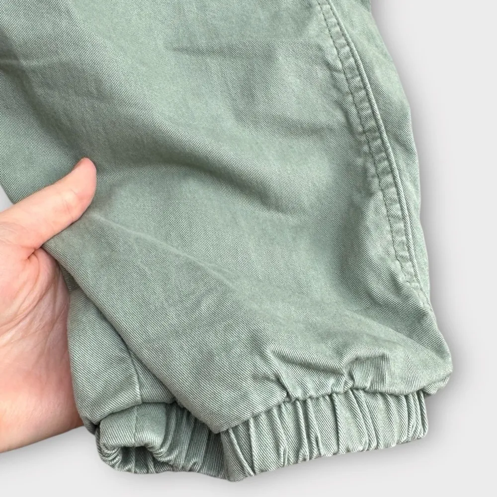 Levi’s High-Waisted Cargo Joggers - Image 9