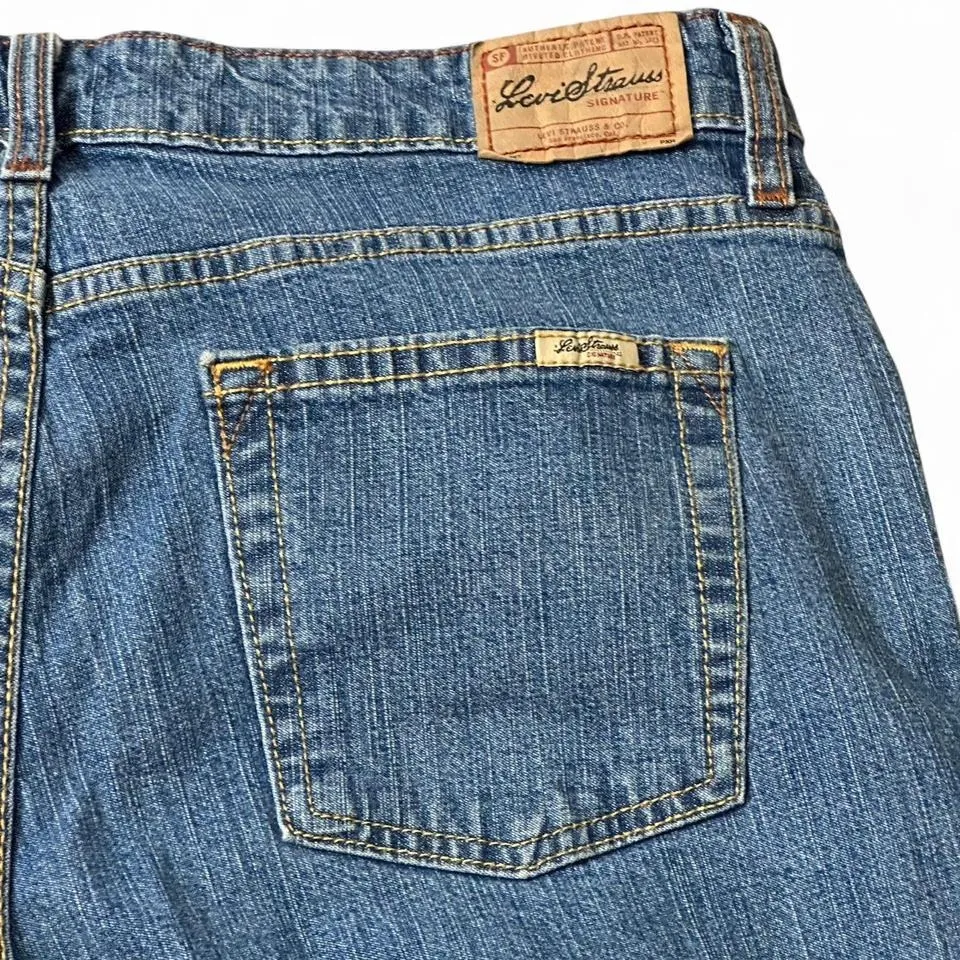 Y2K Levi's Signature Stretch Mid Rise Straight Leg Jeans‎ - Image 3