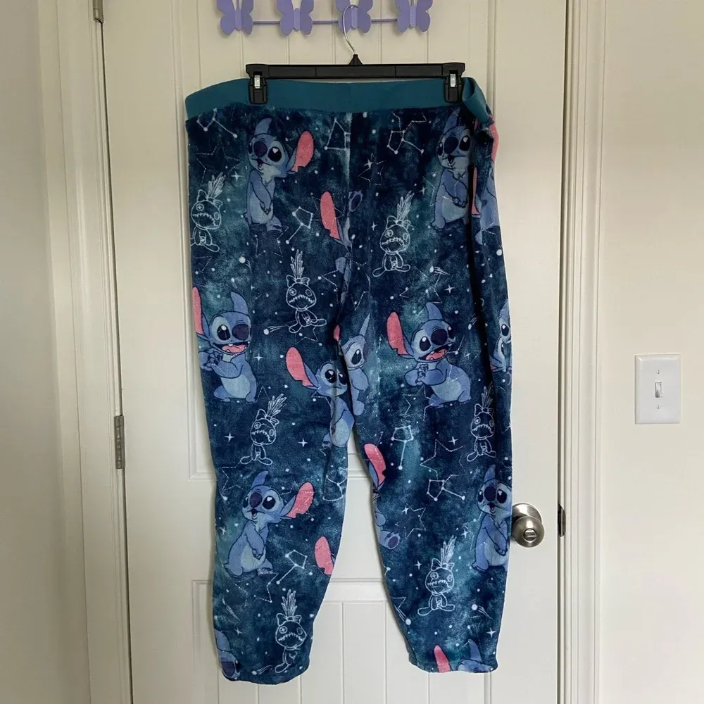 Disney women’s plush Stitch theme‎ patterned pajama pants — size 3X - Image 5