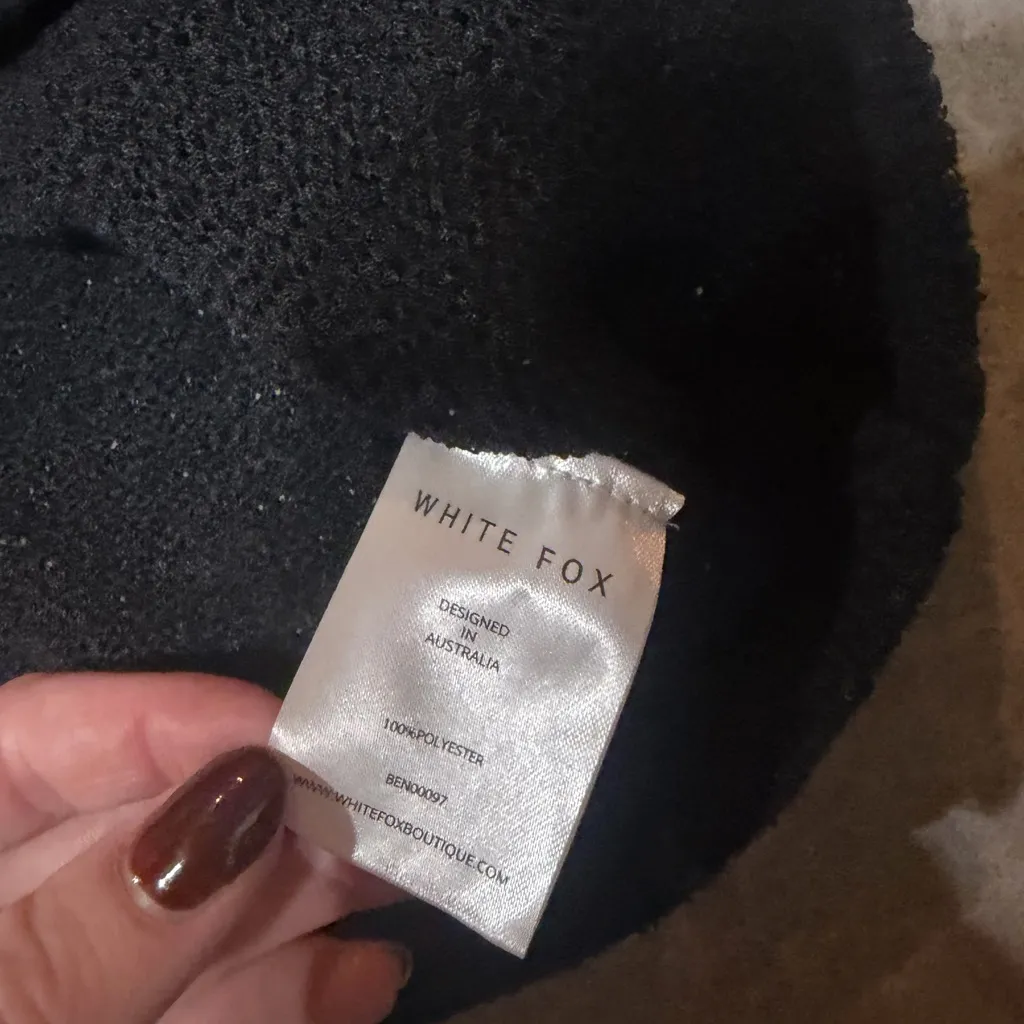 White fox tank top - Image 3