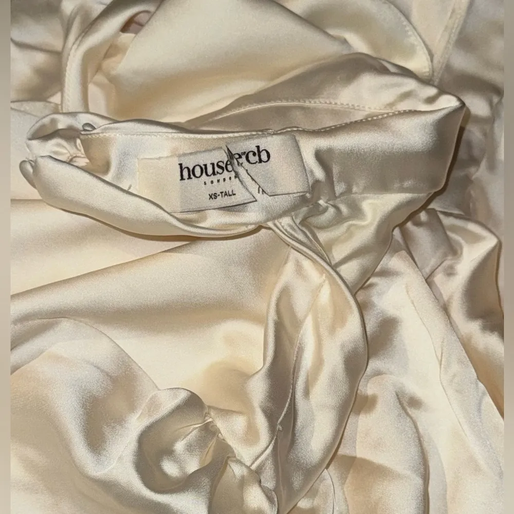 NWOT HOUSE OF CB 'Aryana' Ivory Bow Long Sleeves Mini Dress sz XS TALL - Image 9