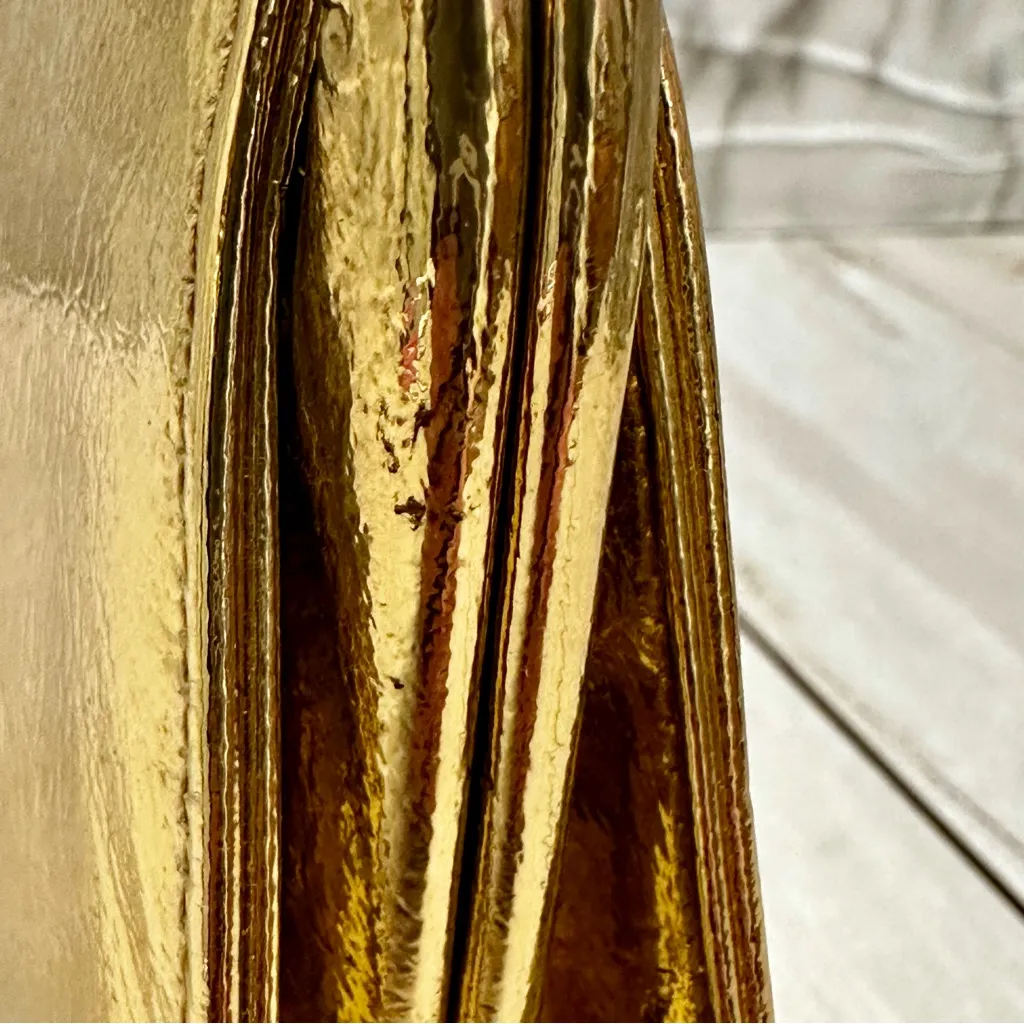 Glamorous Gold Leather Framed Kiss - Image 8