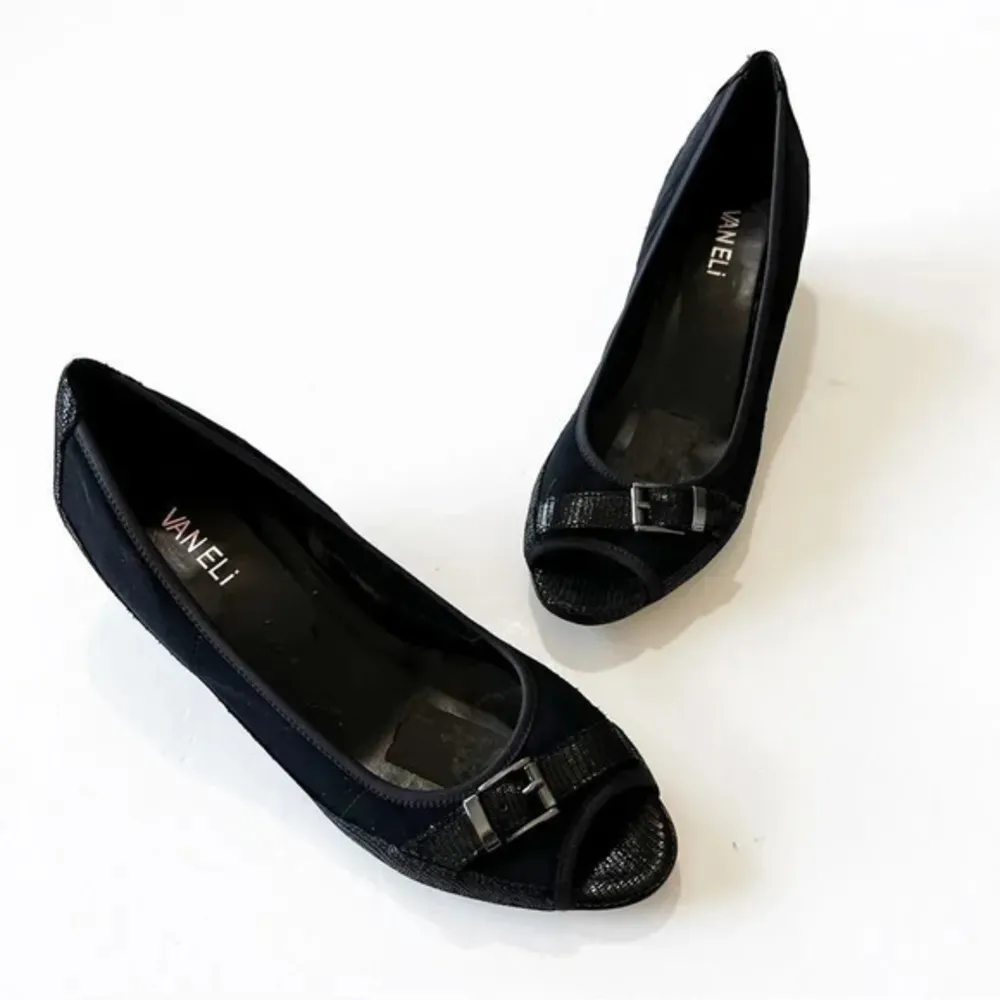 Van Eli Black Leather Embossed Peep Toe‎ Wedge Women’s Size 9.5 Retro Bombshell Black - Image 8