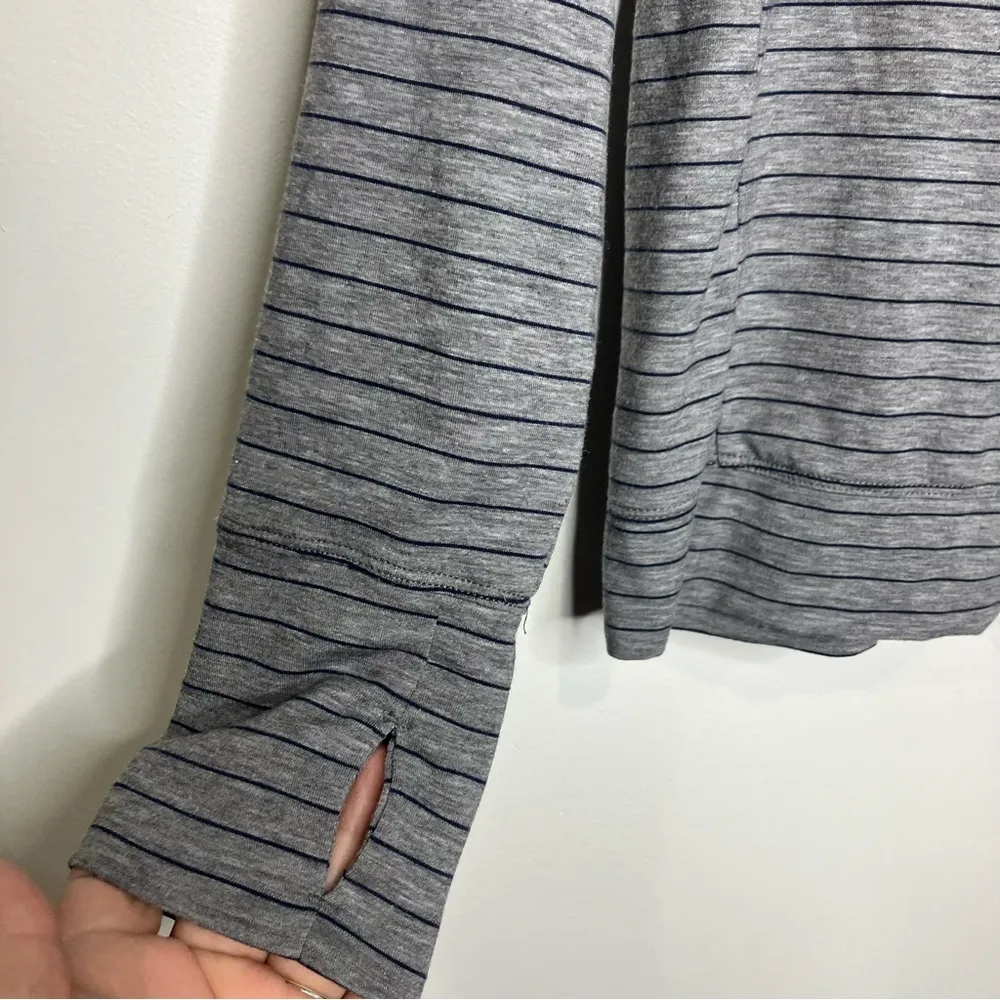 Toad & Co insect shield striped hooded long‎ sleeve tee size small Gray - Image 2