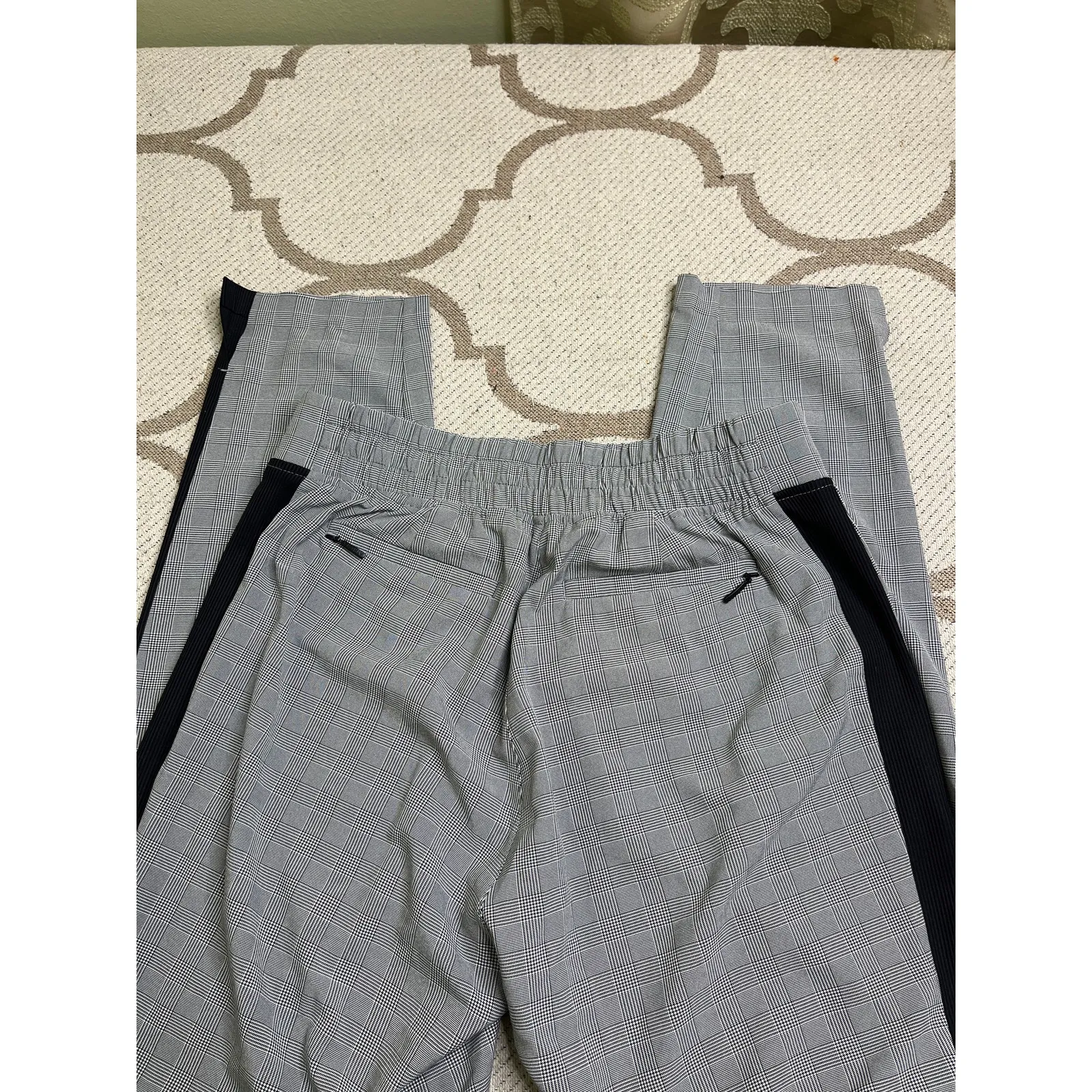Athleta Brooklyn Plaid Ankle Pull On Mid Rise Travel Pants, size 2 - Image 13