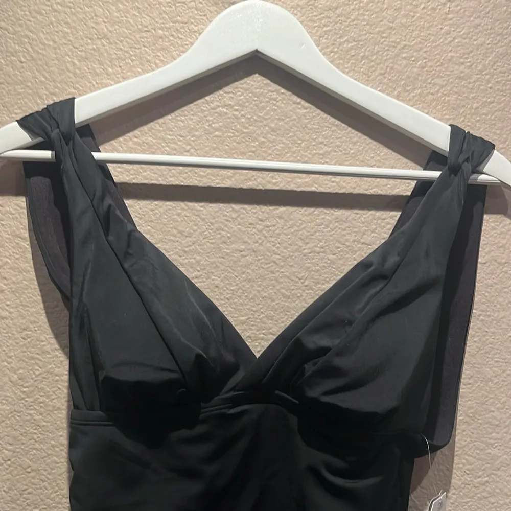 New Time and Tru Women's Plunge V Neck Black One Piece Swimsuit Size Small NWT - Image 6