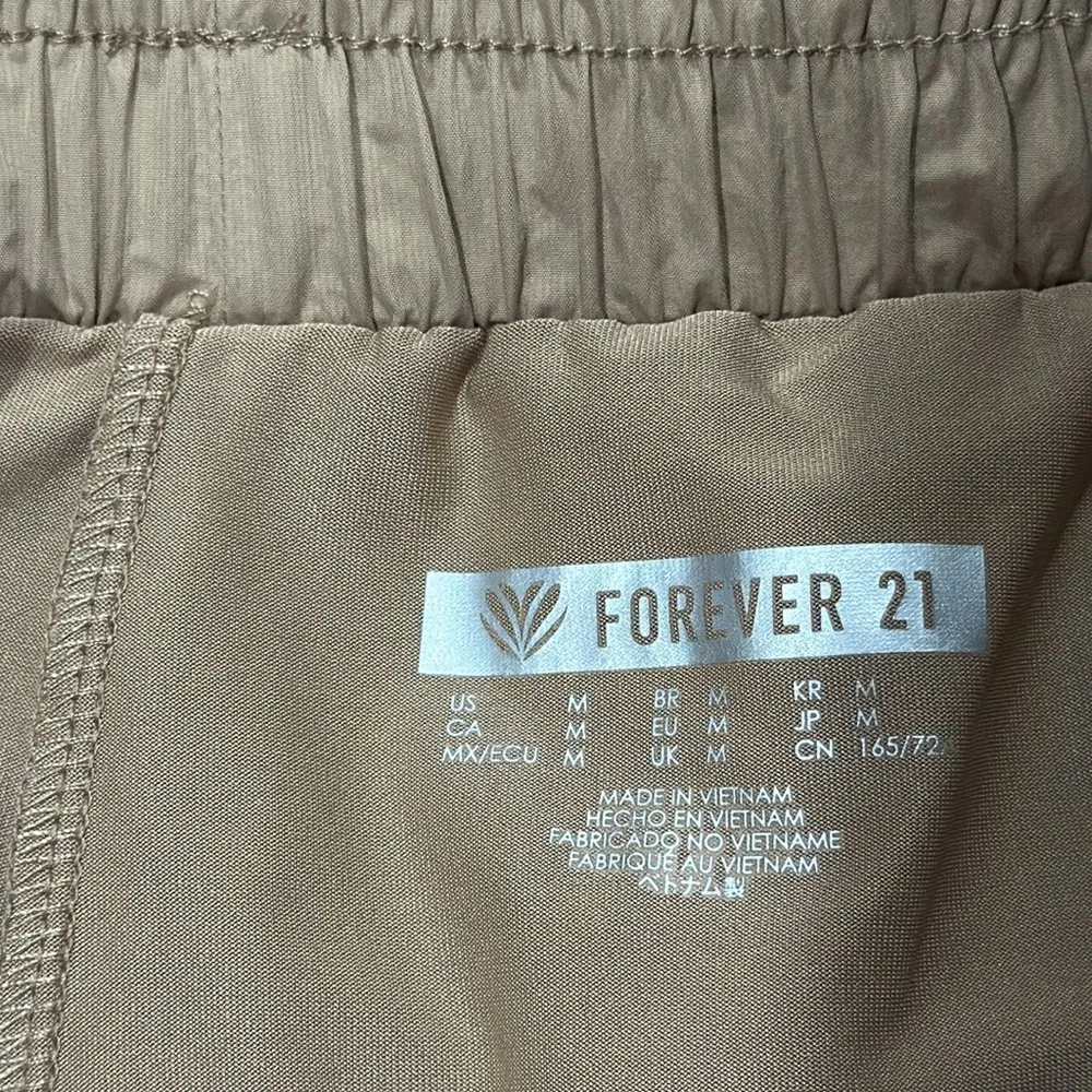 Forever 21 Short - Image 4