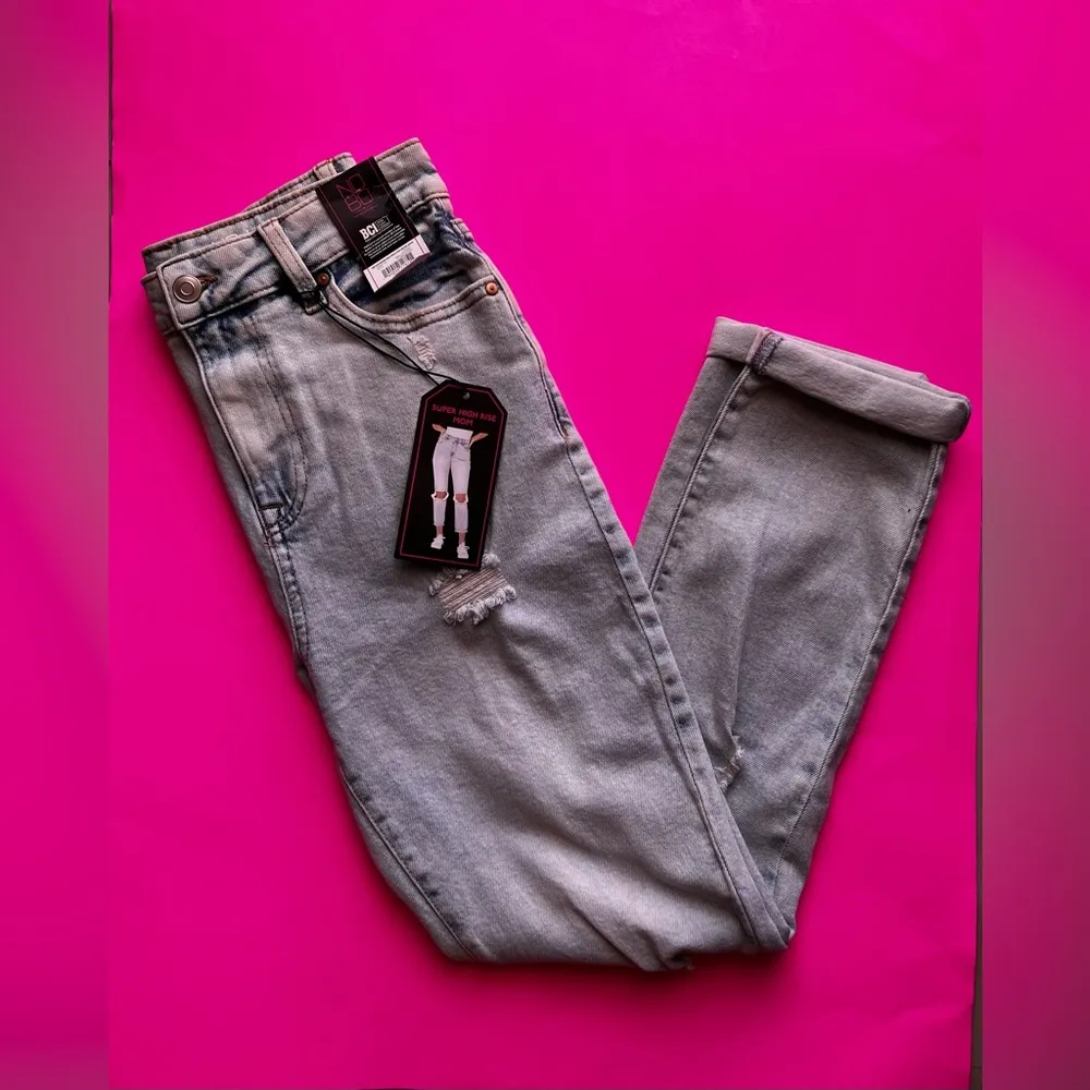 Jeans destress teen No Boundaries Mom Jean Fashion Destructed Size 5 NWT Blue - Image 10
