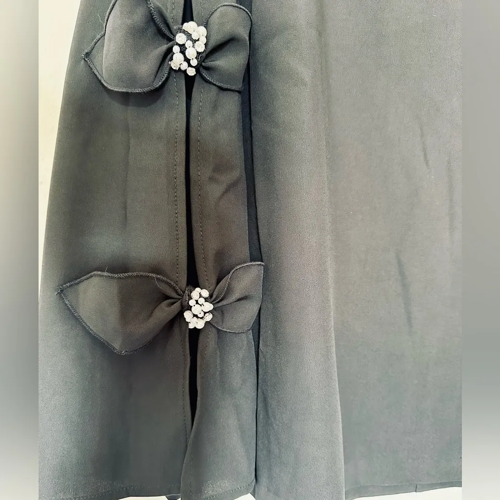 Badgley Mischka Black Blouse with Bow Details Bell Sleeve Lightweight Sz Medium - Image 3