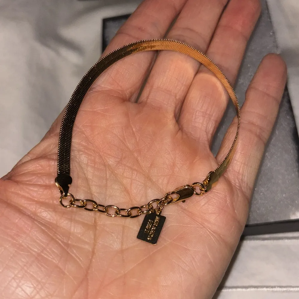 Miranda Frye Mackenzie Herringbone Bracelet Gold - Image 6