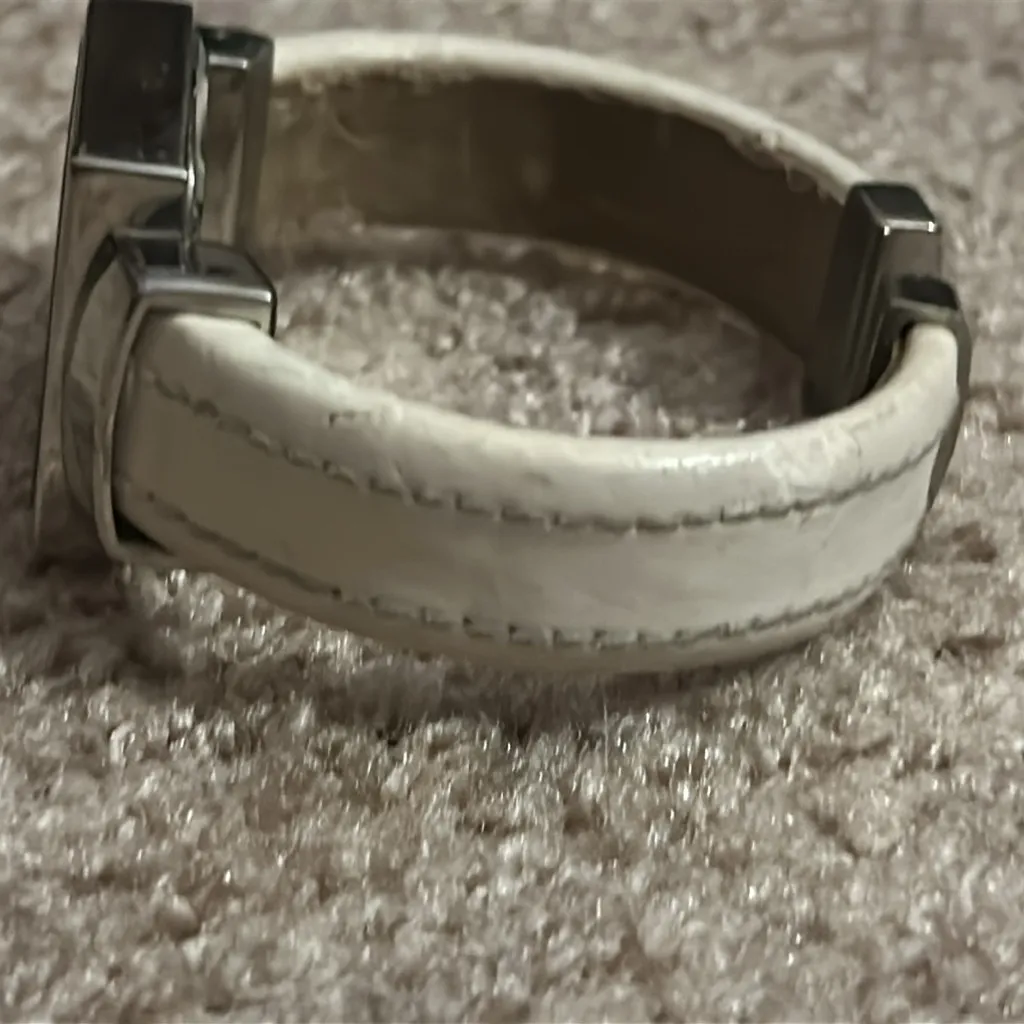 Geneva Platinum‎ vintage silver/white leather bangle bracelet watch one size White - Image 5