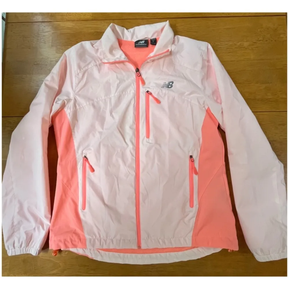 New‎ Balance Run Light Pack Neon Orange Pockets Windbreaker Rain Jacket, Size M - Image 12