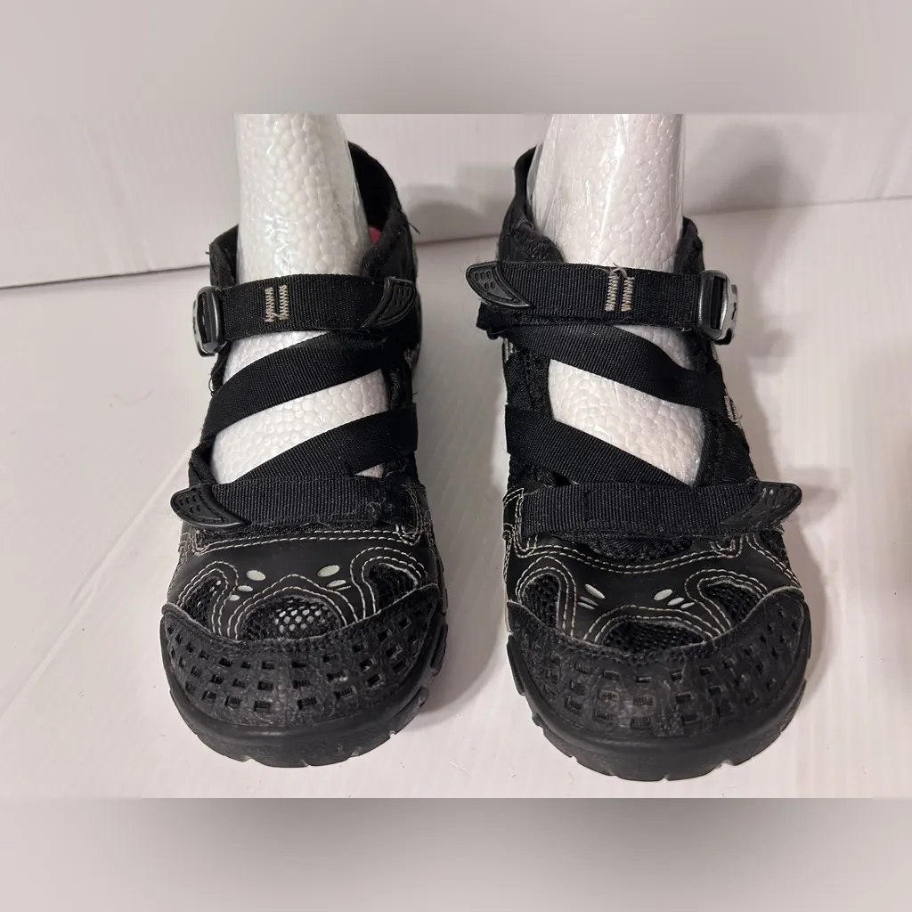 Merrell outdoor hiking trail walking shoe women fits size 9 - Image 4