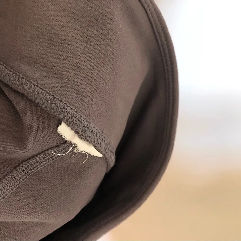 Fabletics Cropped Leggings Purple Medium - Image 4