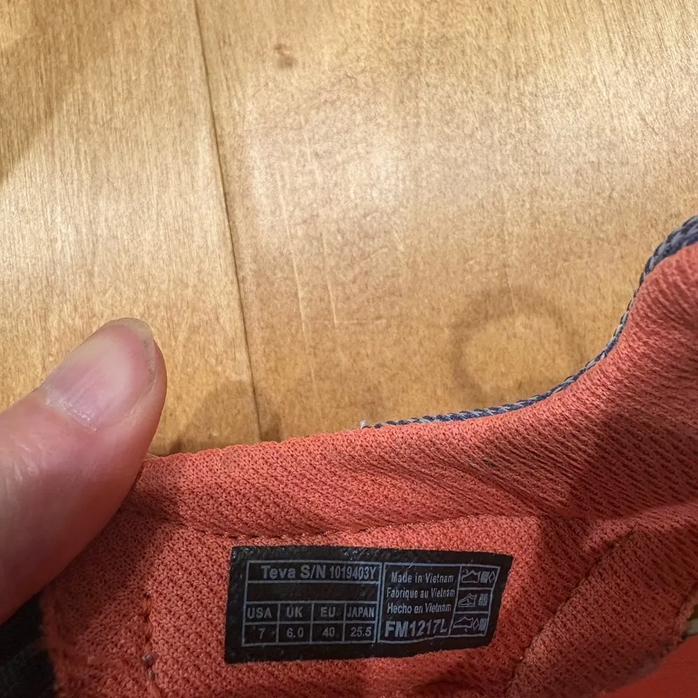 Teva closed toe sport unisex sandals gray M 7 W 8.5 - Image 6