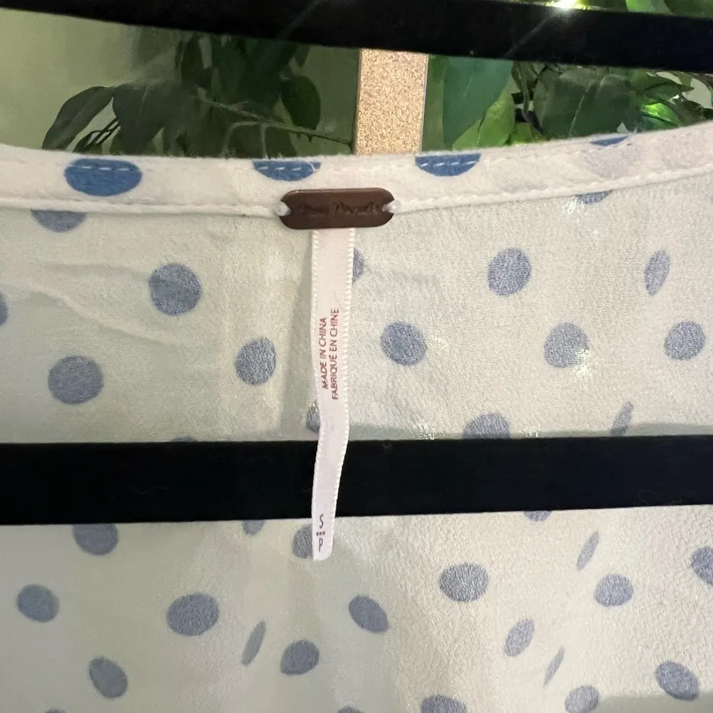 FREE PEOPLE Blue and White Polka Dot Milkmaid Top Size Small - Image 4