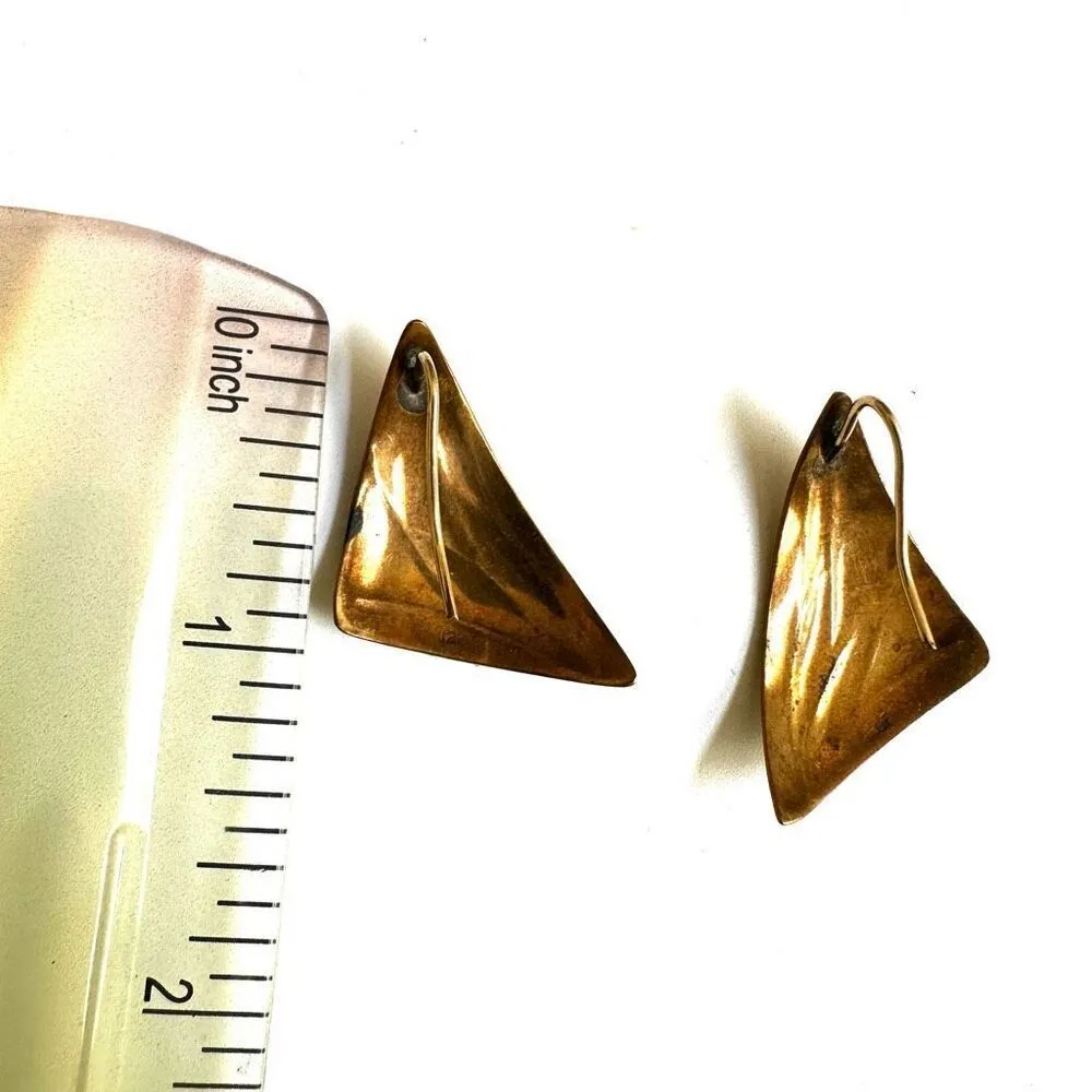 Gold tone triangular post earrings - Image 7