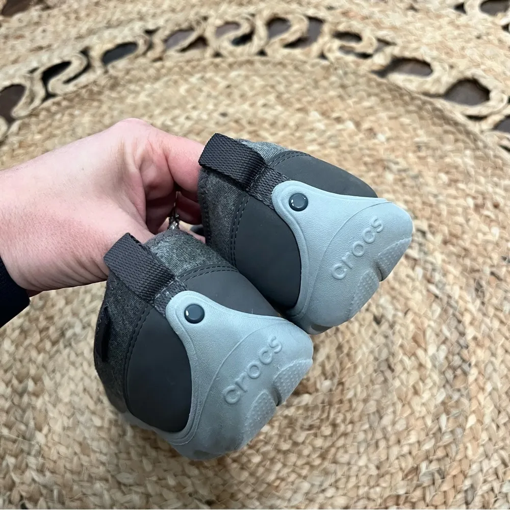 Crocs Busy Day Loafers Women's Size 7 Slip On Canvas Comfort Casual Shoes - Image 2