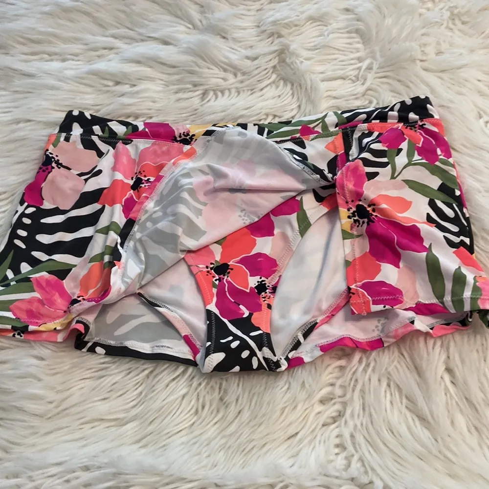 Leilani Swim Bottom Skorts size 16 brand new with tag length 11” waist 36” Pink - Image 2