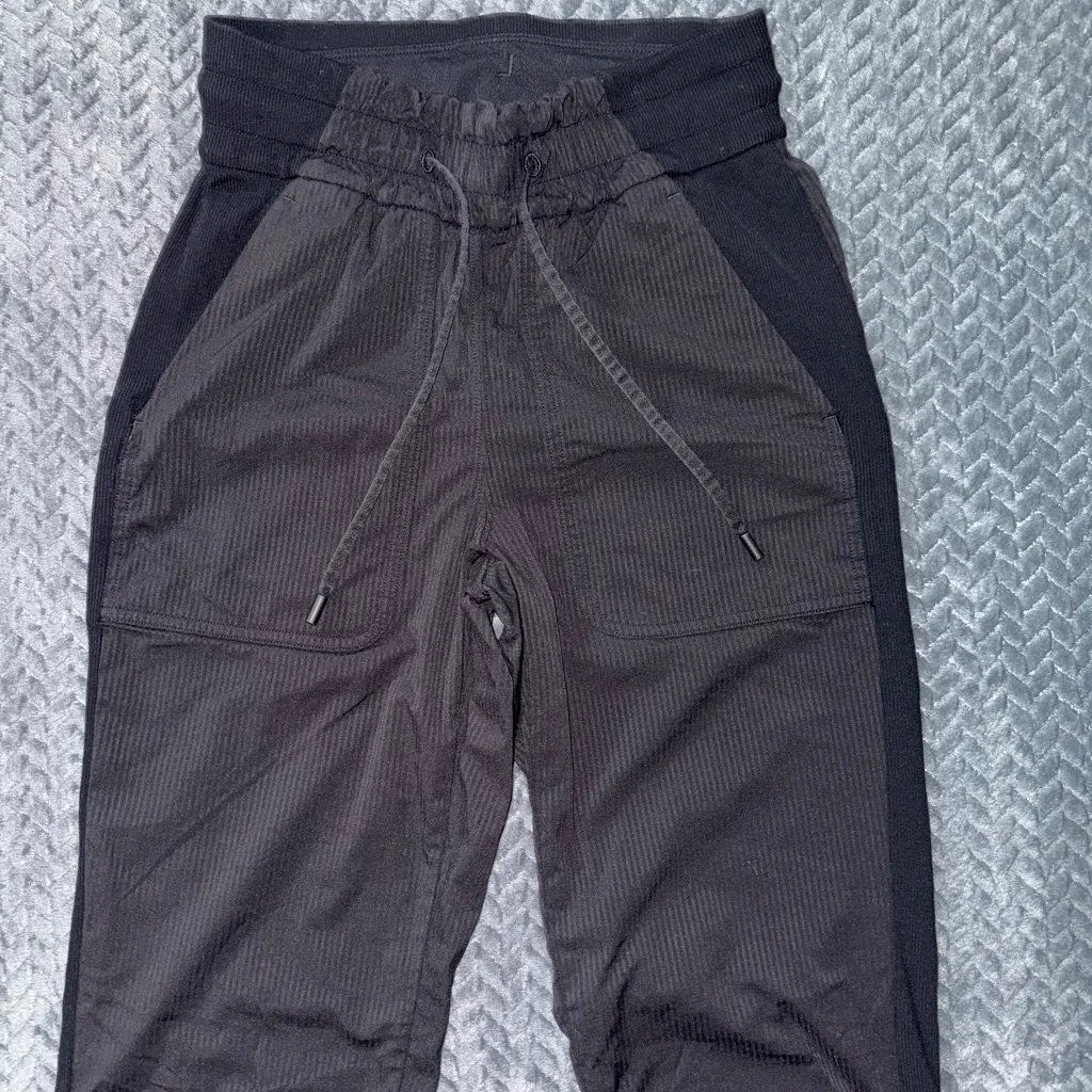 Lululemon Women’s Beyond The Studio Joggers Black Pull On Size 0‎ - Image 2