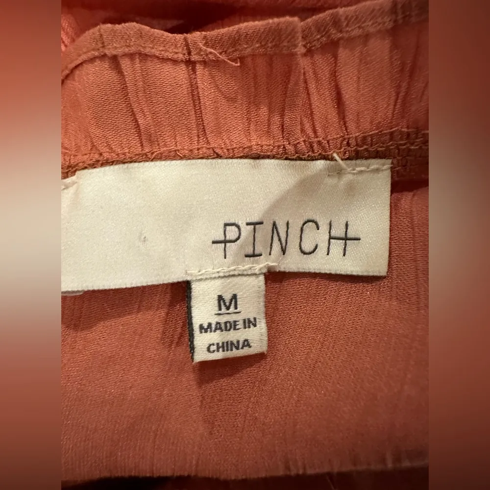 Pinch Flutter sleeve pleated top Size Medium
color burnt orange - Image 6