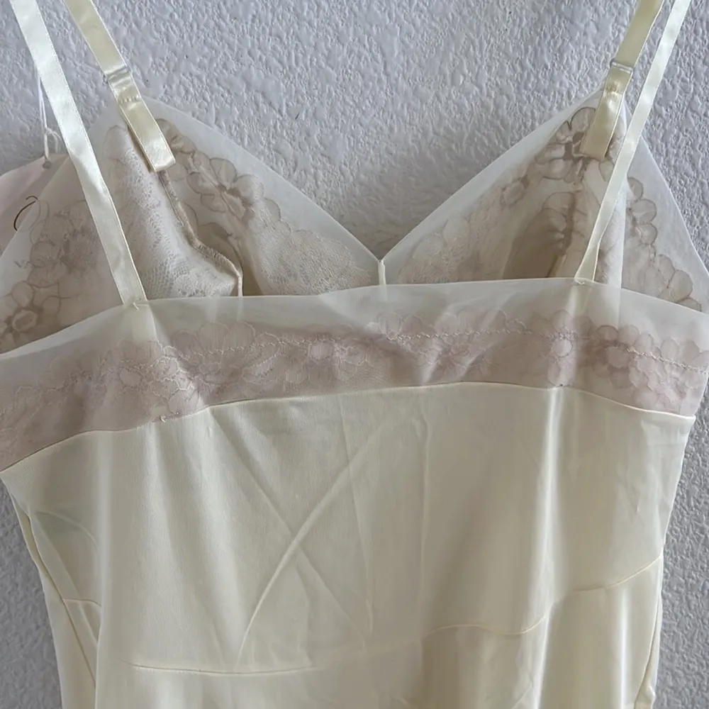 NWT Vintage Vanity Fair Slip Gown Neutral Cream Lightweight Small - Image 7