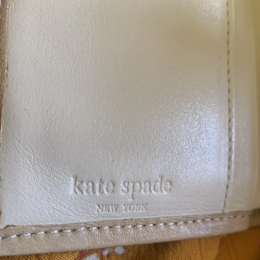 Kate Spade Vintage Trifold Cream Tan Leather  Wallet Gold Turn Lock Coin Purse - Image 11