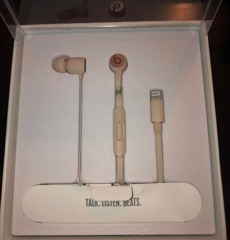 Beats by Dre Rose Gold Ear Buds - Image 2