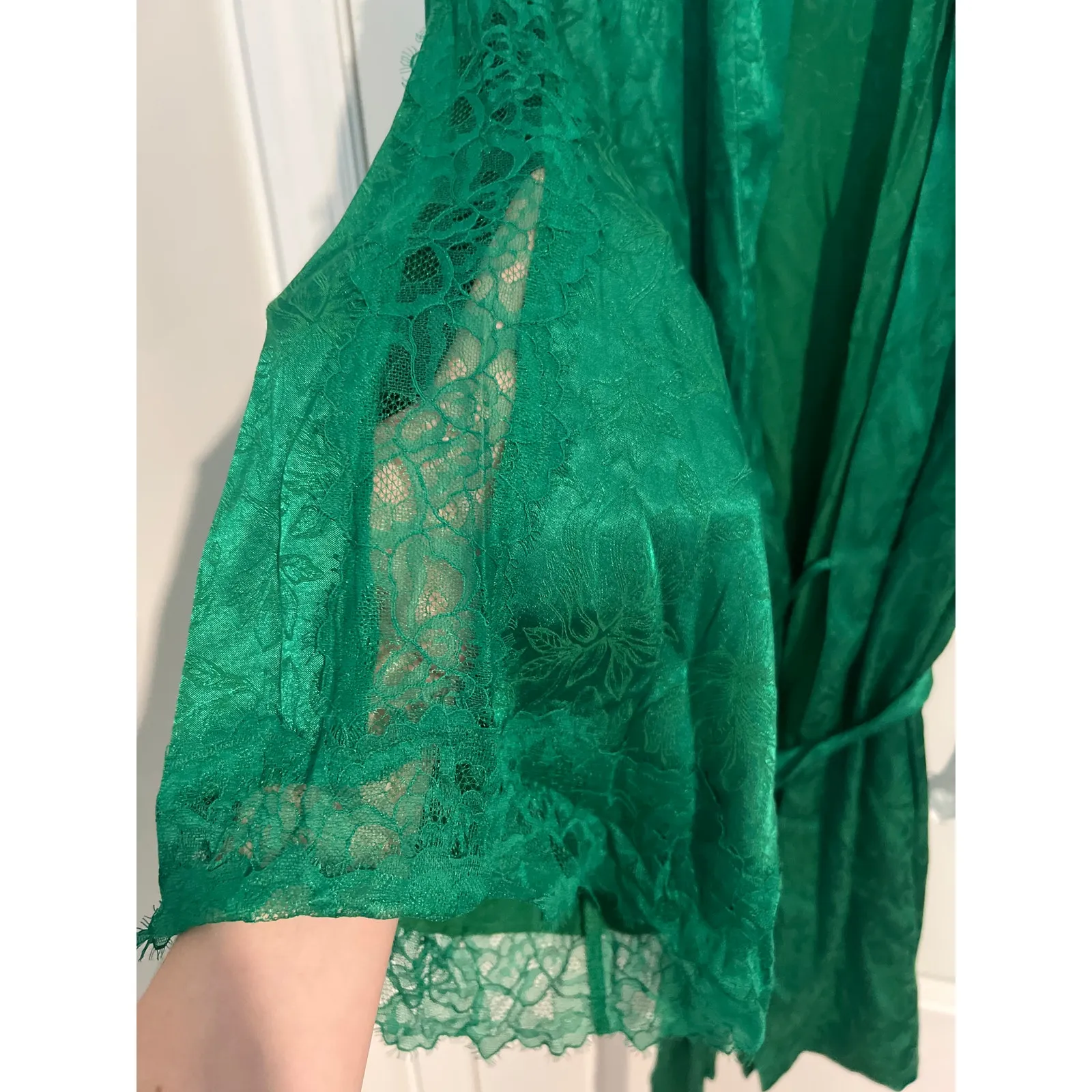 Victoria’s Secret Lace Inset Robe – Size XL/XXL – Green – Viscose Blend - Image 2