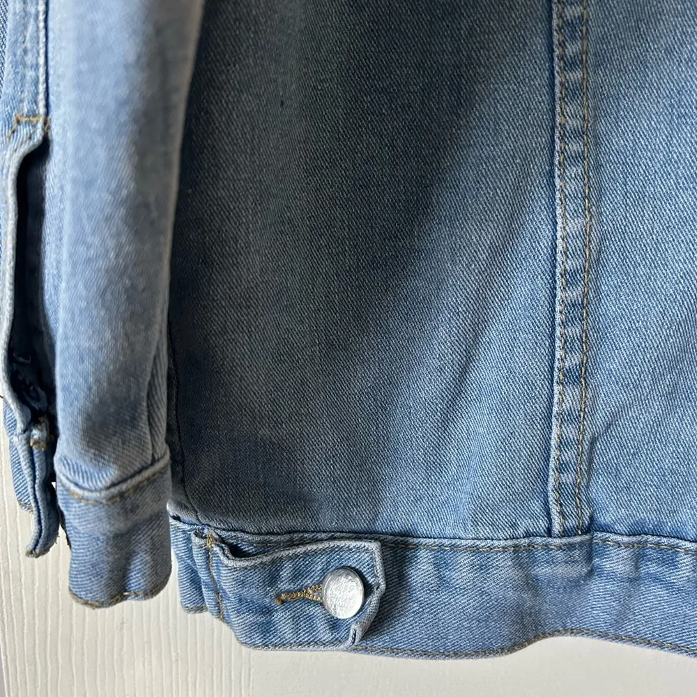 Distressed jean jacket large - Image 5