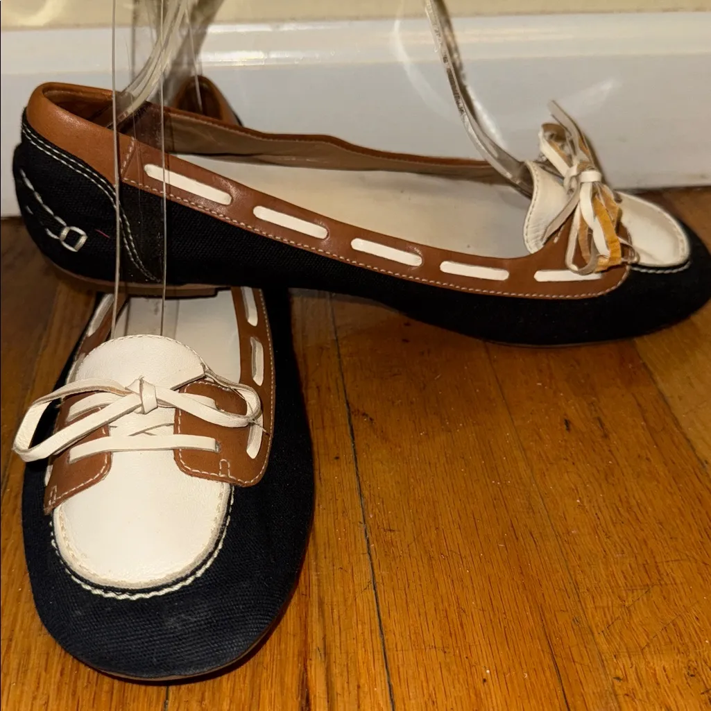 Cole Haan Women's Loafers in Navy Brown, and White. Leather/fabric. Size 8. - Image 4