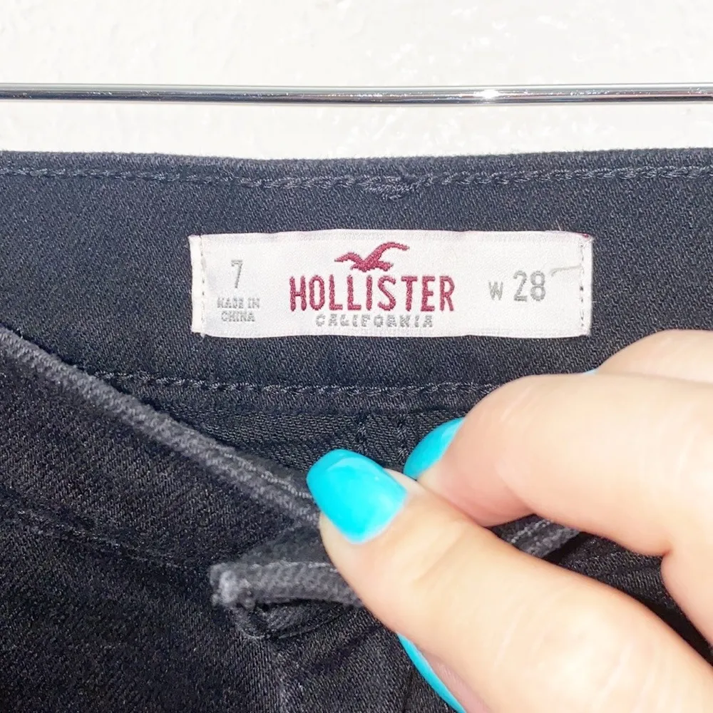 Hollister Black Cuffed Hem Juniors Jean Shorts - Image 5