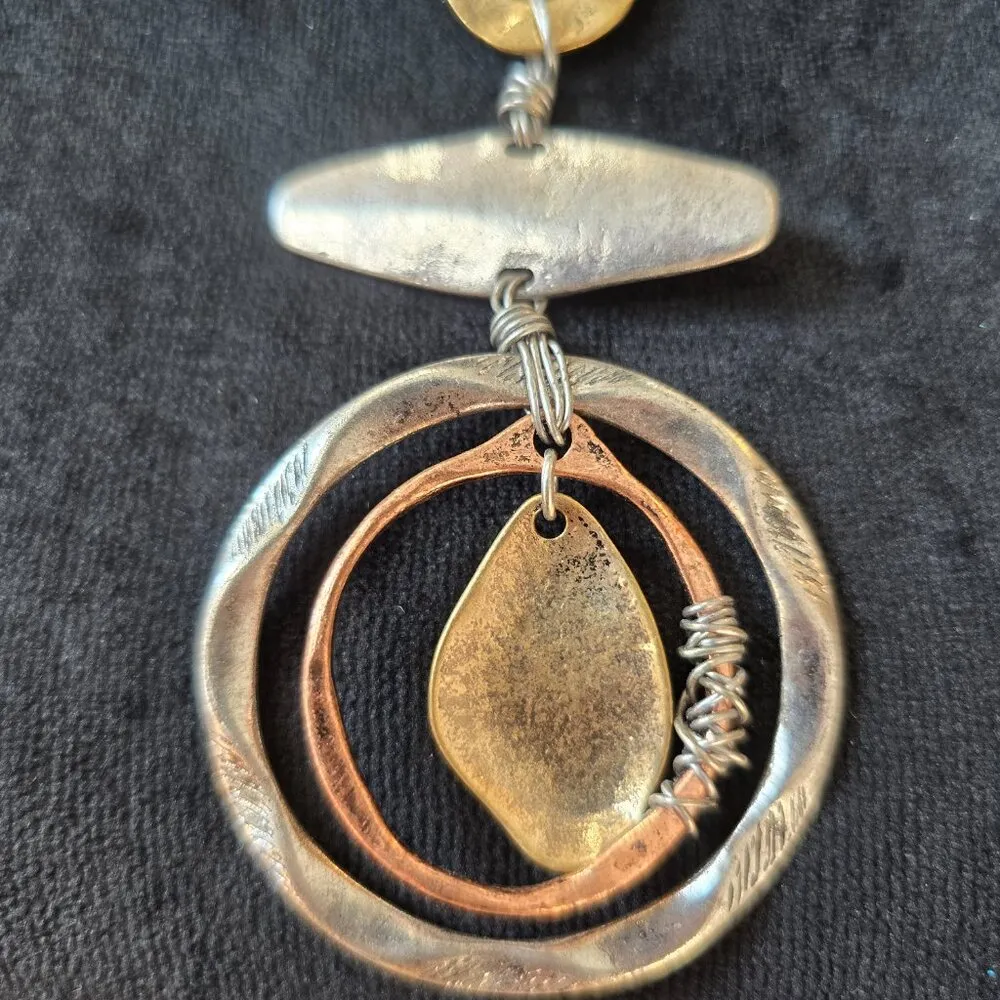 Womens 3 Tone Hammered Finish Multiple Rings Pendant Necklace with Lobster Clasp Silver - Image 3