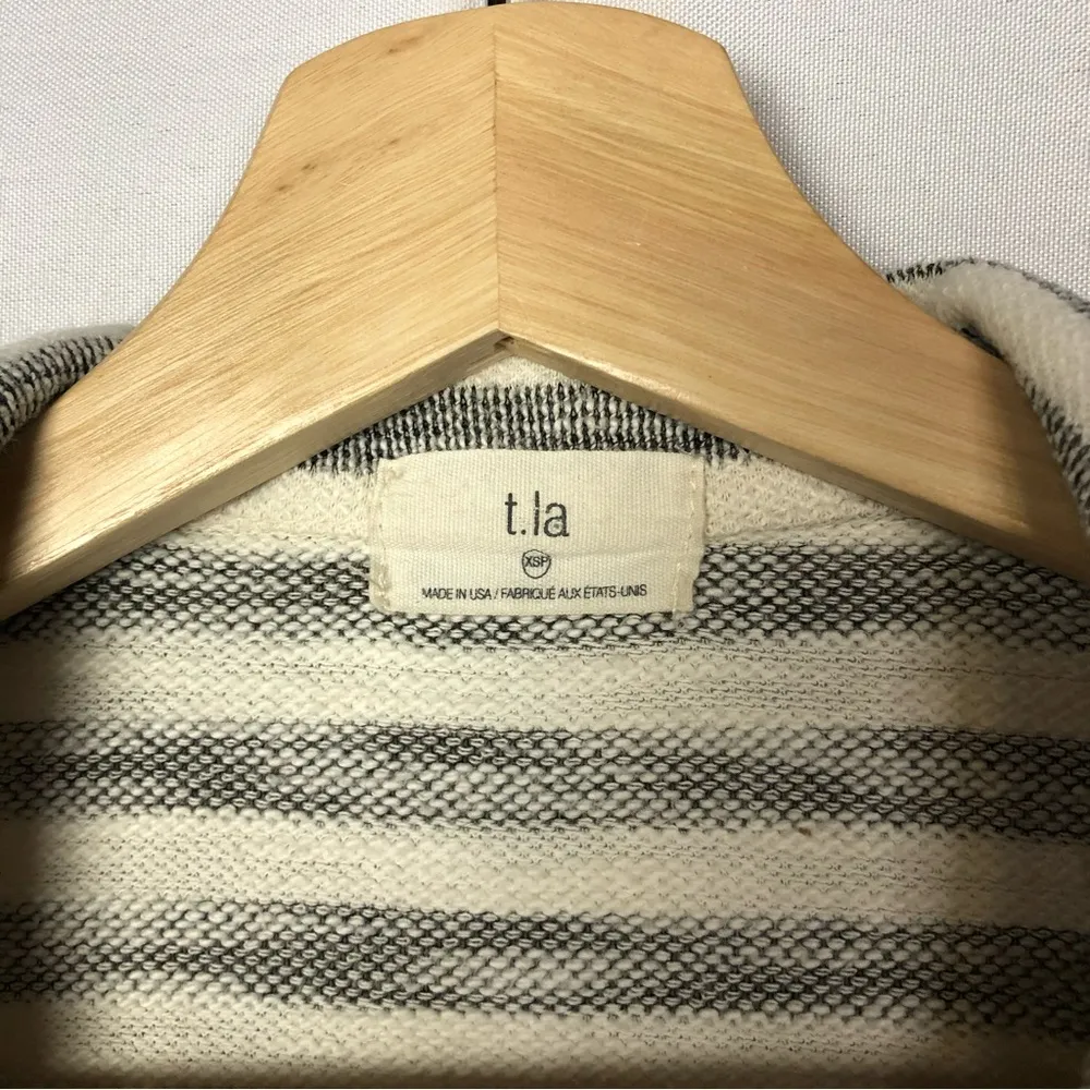 Anthropologie T.LA Petite Gray Stripe Lounge Short Sleeve Polo XSP - Image 5