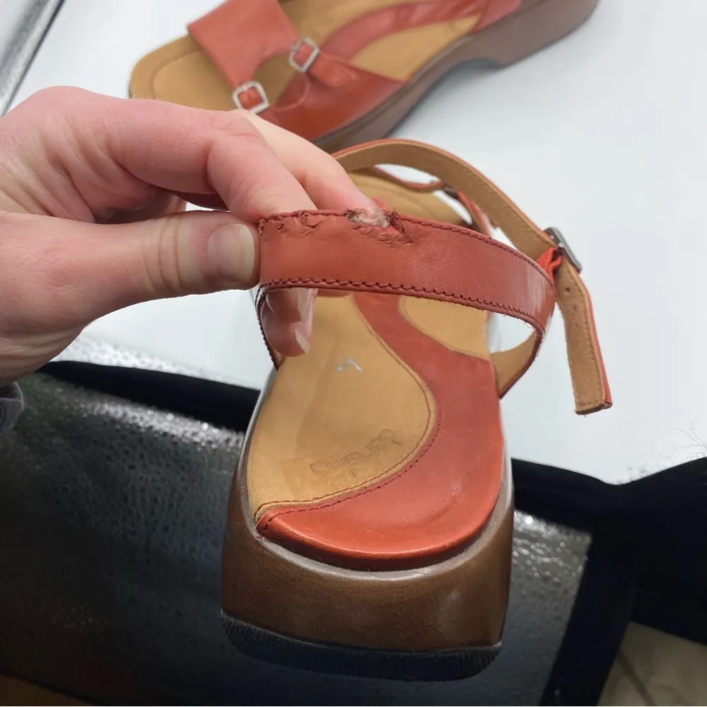 Dansko Lynnie Wedge red orange chunky Sandals size 41 vintage retro comfort - Image 10