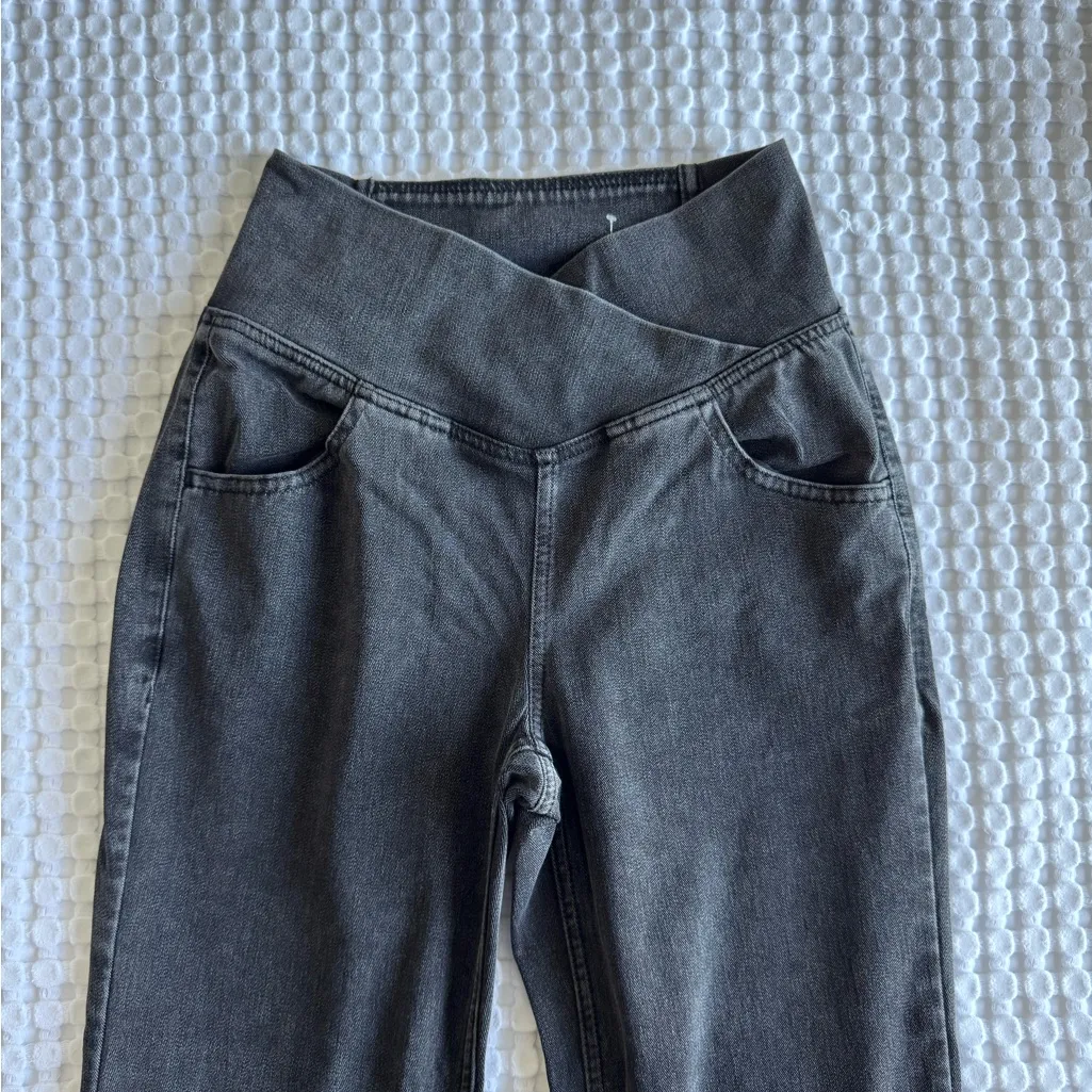 NWT Halara Black Crossover Flared Jeggings - Image 6