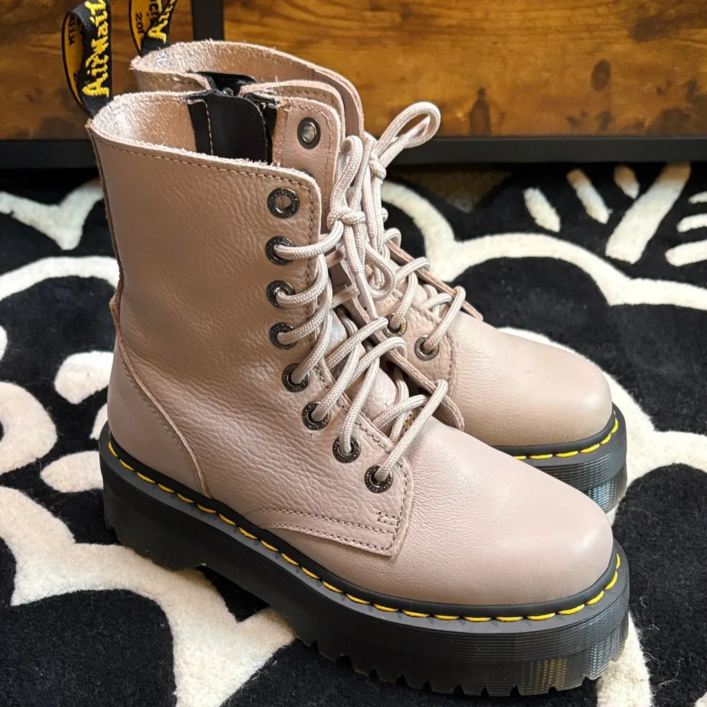Dr. Martens Jadon III Pisa Leather Taupe Combat Boots - Image 3