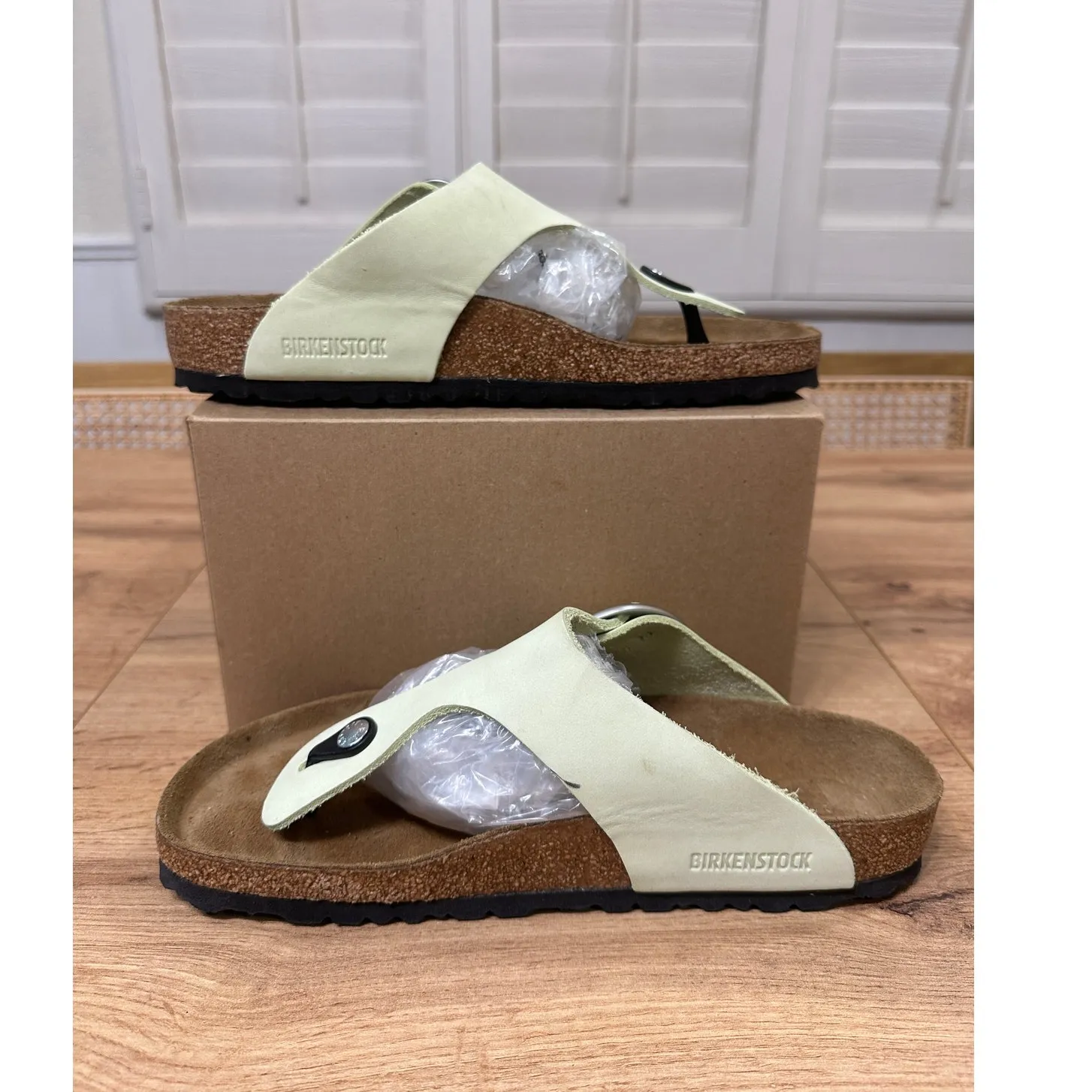 Birkenstocks Birks Gizeh Big Buckle Sandal Lime Size 10 L 8 M 41 EU NWOT Unisex - Image 10