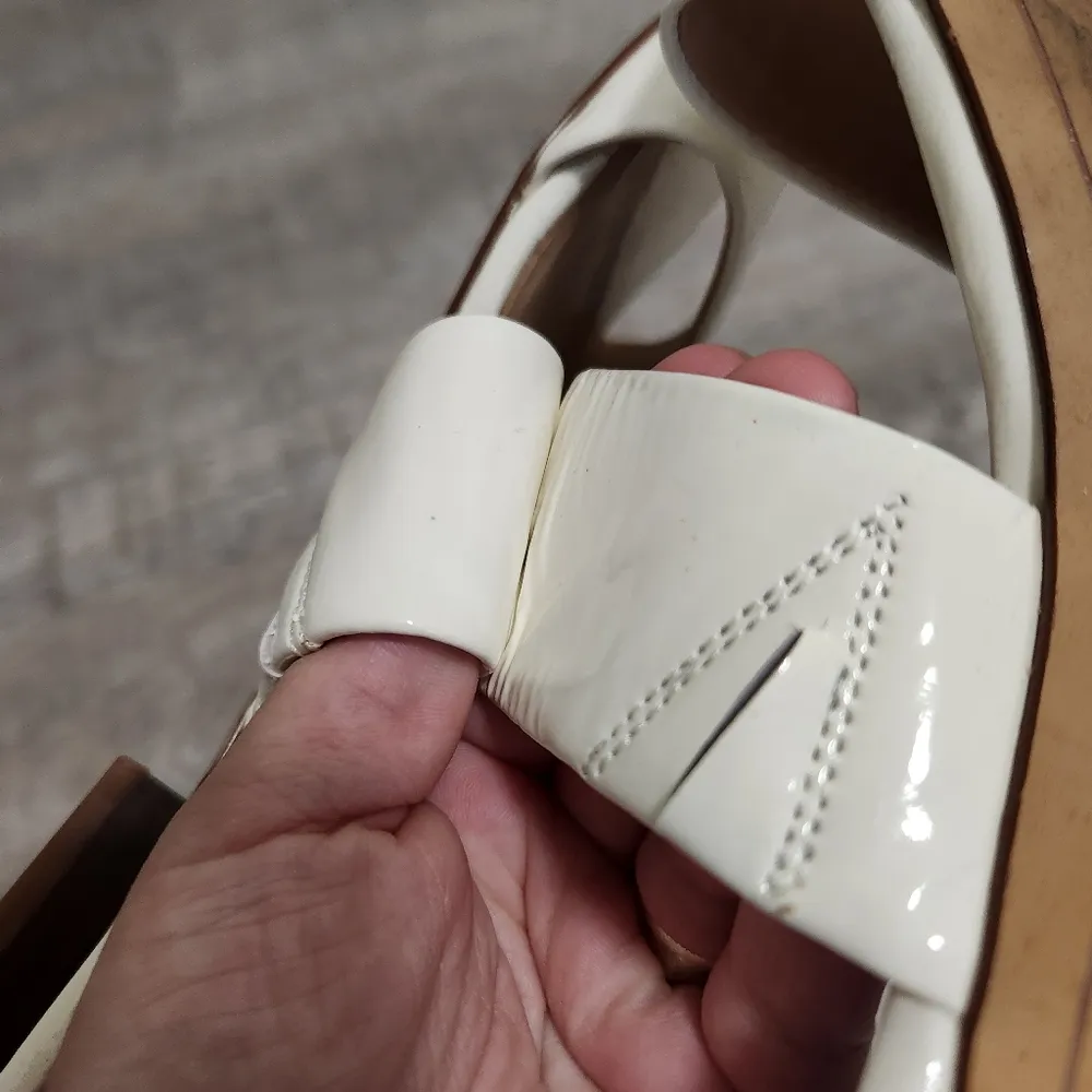 Karl Lagerfeld White Sandals Size 6½ - Image 4